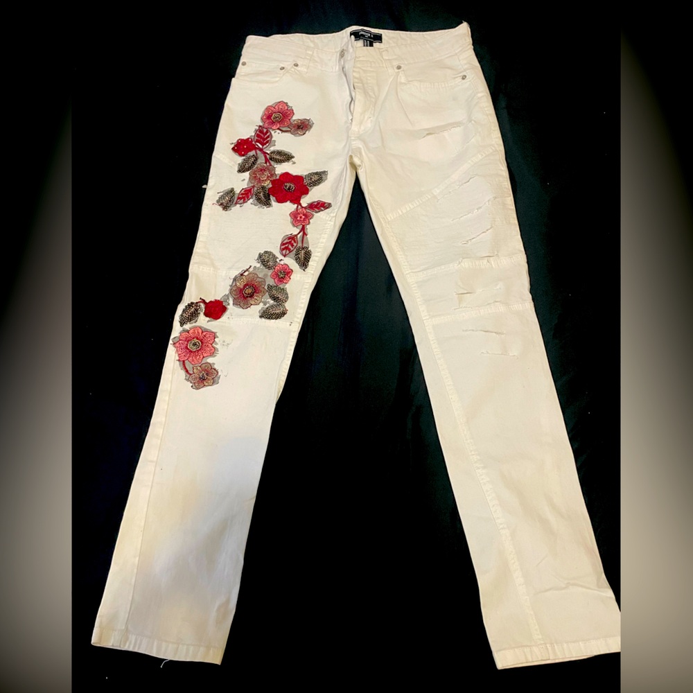 Men’s forever 21 floral embroidery denim jeans.